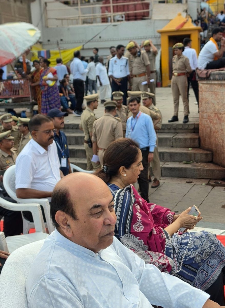 atahasnain53's tweet photo. Rapid succession experiences. I am attending Varanasi's famous Maa Ganga Aarti. Here in the great city to speak at UNESCO's seminar at BHU on Future of Higher Education. https://t.co/6PPVwPKOqR