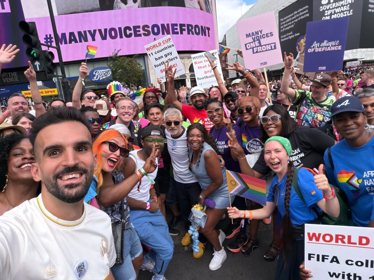 SadiqKhan's tweet photo. From Wimbledon to the Women's T20 Cricket World Cup at Lords. 

Harry Styles at Wembley, Metallica at the London Stadium, Duran Duran at Hyde Park. Alanis Morissette to Maroon Five. And millions of Londoners and visitors joining us at Pride.

One weekend. One city. Love London ❤️ https://t.co/1ZAcZSvwsw