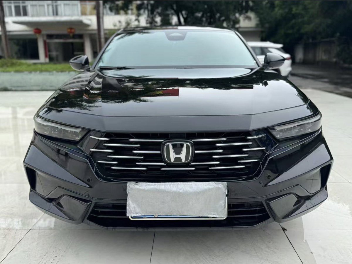 steasyautos's tweet photo. Special Price: 26M 
Door step delivery 

2025 model Honda Accord , Luxury Edition, keyless entry, one-touch start, multifunctional steering wheel, head-up display, adaptive front and rear lights, LCD instrument cluster, multi-color ambient lighting, large screen navigation, rearview camera, electric leather seats, sunroof