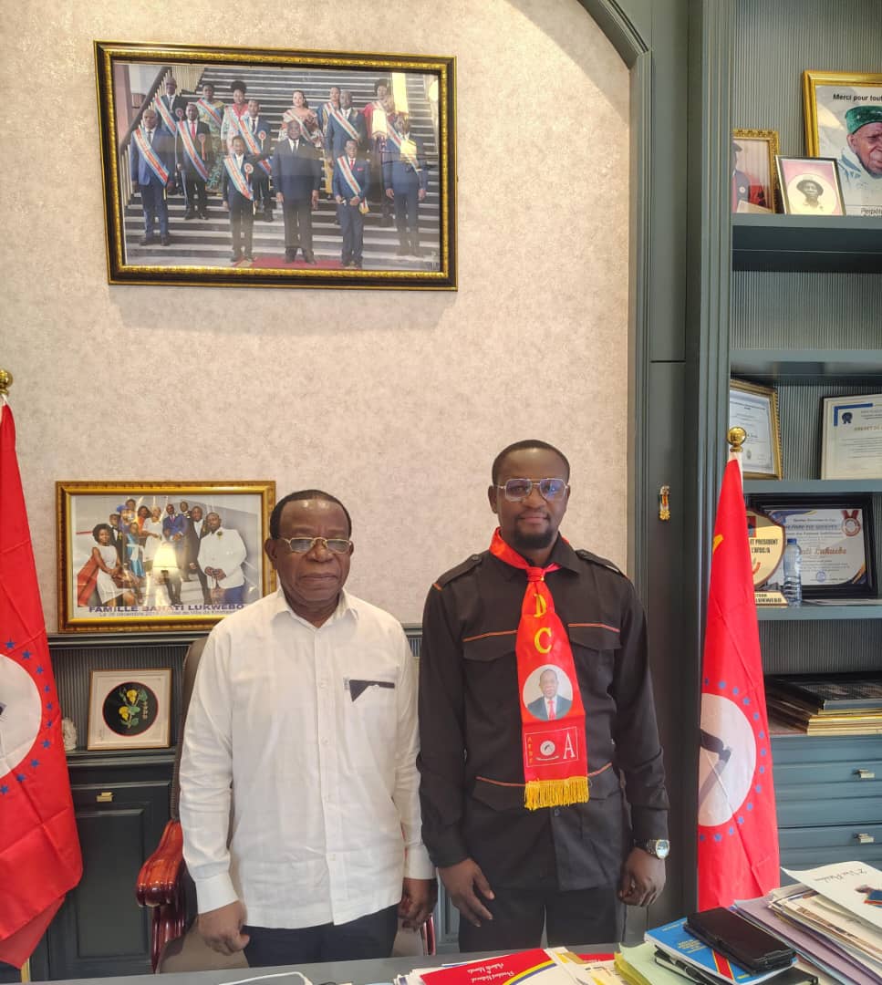 Khenda_depp's tweet photo. 🔴🔴 RDC_INTOX

@PLukwebo est chez lui tranquillement comme tout citoyen normal qui n'a des problèmes ni avec la justice ni avec aucun autre service.

Cependant, nous sonnons la cloche d'alerte pour toute tentative touchant directement ou indirectement le Prof MODESTE BAHATI. https://t.co/JVz8zcTUFu