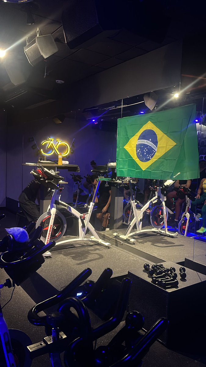 fernandocmf007's tweet photo. Bora voltar as atividades, ainda mais no dia de hoje. Rumo ao hexa https://t.co/w6dhskYnG3