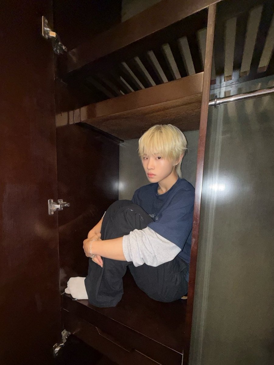 POW_grid's tweet photo. [#JUNGBIN]
내 타르트 받아줘..
#POW #파우 #정빈 https://t.co/idwE6QpLtB