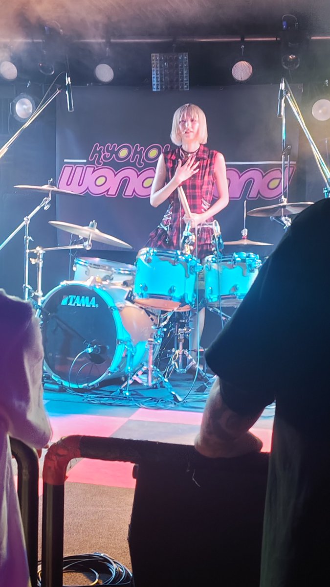 dadadara_love's tweet photo. ライブ会場でしか見られない迫力を皆さんにも体験して欲しい🥁🎸
なあーっと思っております

いつもお見送りありがとう🍀
ハートマークのつもりがひし形に🤣🫵🤣💥

 #なぴこ
 #ルピノア＆
 #WONDERLAND vol18

けんけんに会えなかった😿💭 https://t.co/VJlW3snLYN