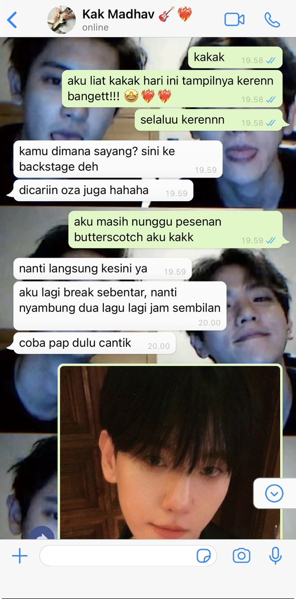 byunxbaek_'s tweet photo. #chanbaek two tweet au 

Briney nemenin pacar (Kak Madhav) manggung sama temen band nya https://t.co/xQSWDUK11L