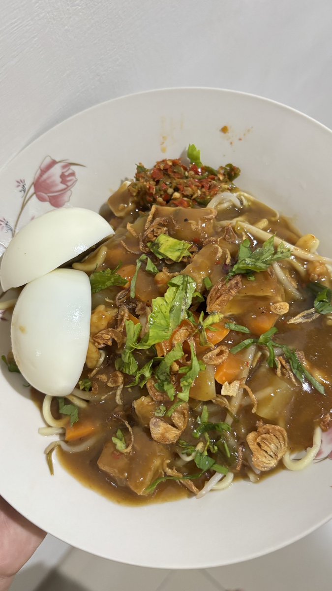darkalmondd's tweet photo. Mie rebus mama juaraaaaaa 100000000000000000/100😍 https://t.co/gcPGCv5WaA