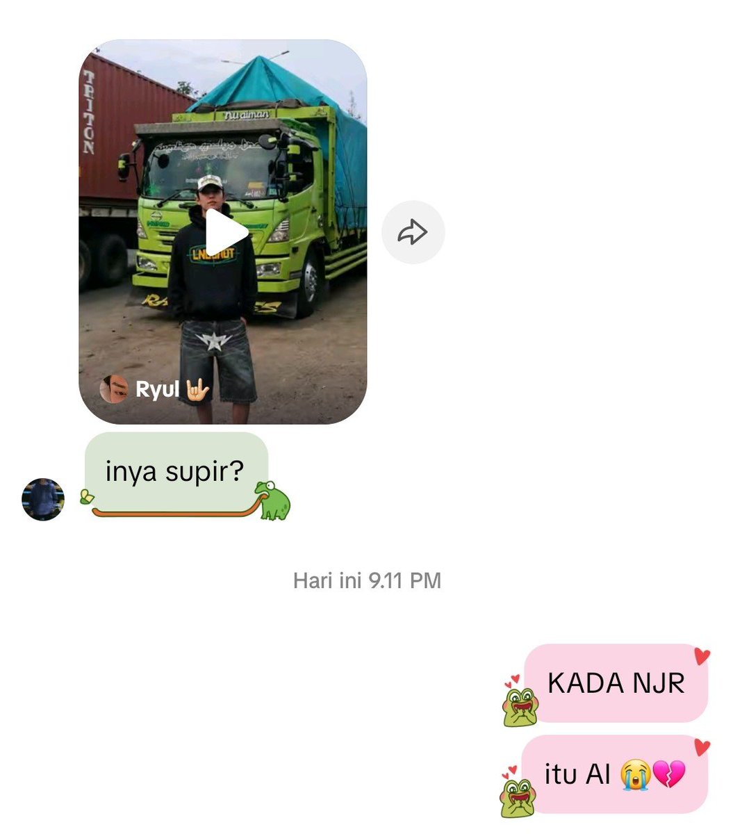 sazner7's tweet photo. "dia supir?" GUEH NANGIS 😭😭😭

editan ryul supir truk lewat fyp adek gueee 😭😭 dia tau guweh fans lngshot https://t.co/WHgk3rf652