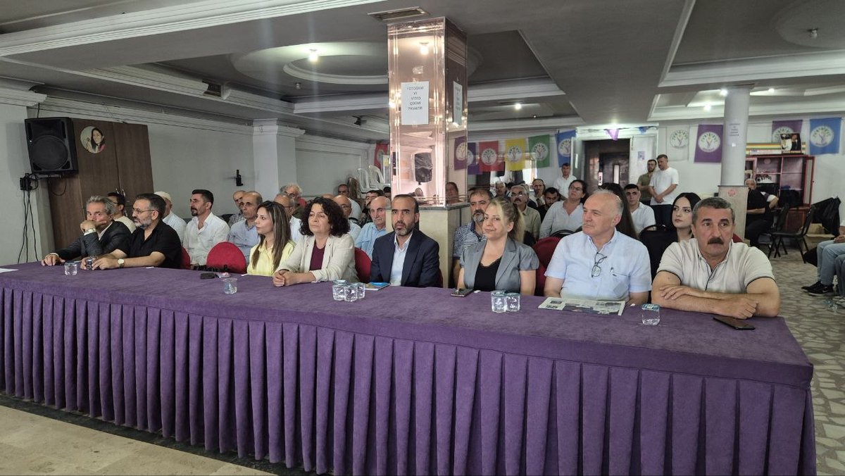 dempartistanbul's tweet photo. İl Eş Başkanımız Arife Çınar, vekilimiz Ferit Şenyaşar'ın katılımıyla Bağcılar İlçe Örgütümüzün 2. Olağan Kongresi'ni gerçekleştirdik.
Görevi devreden yönetime emekleri için teşekkür ediyor, yeni yönetime başarılar diliyoruz. 

Yerelden örgütleniyor, barışı ve demokratik toplumu birlikte inşa ediyoruz.