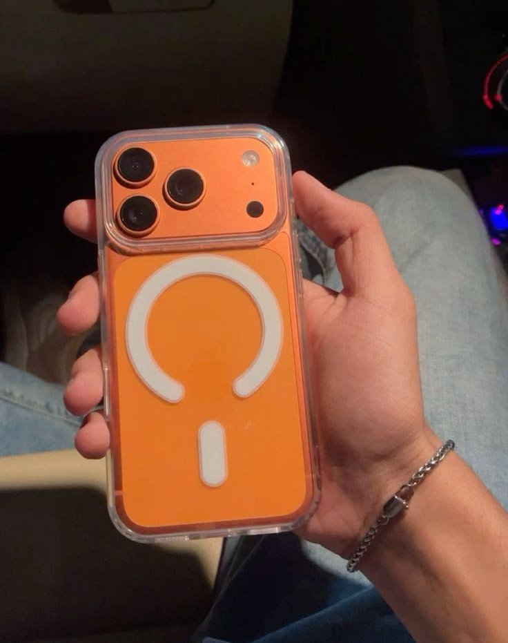 txtdarigenz97's tweet photo. Bukan cuman AQUA, 
beberapa barang di Singapura  harganya juga mirip kayak di Indonesia

Macbook M5 (±26 juta) 
🇸🇬 = 1 Minggu gaji
🇮🇩 = 6 bulan gaji 

Iphone 17 (±18 juta) 
🇸🇬 = 1,5 minggu gaji
🇮🇩 = 5 bulan gaji https://t.co/6vq8bRqC5R