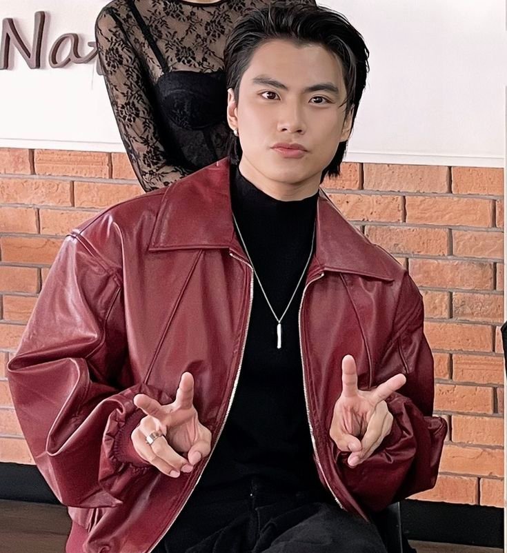 mypawatspace's tweet photo. Day 187/365
Monday mood: calm, confident, and ready for a brand new week 🤍🖤
every new beginning carries a little hope with it ☁️✨
hope this week brings you good things 🥺

#ohmpawat #ยิ้ม5พันของโอมภวัต
#โอมภวัต
@ohmpawatt https://t.co/0a6capI3EL
