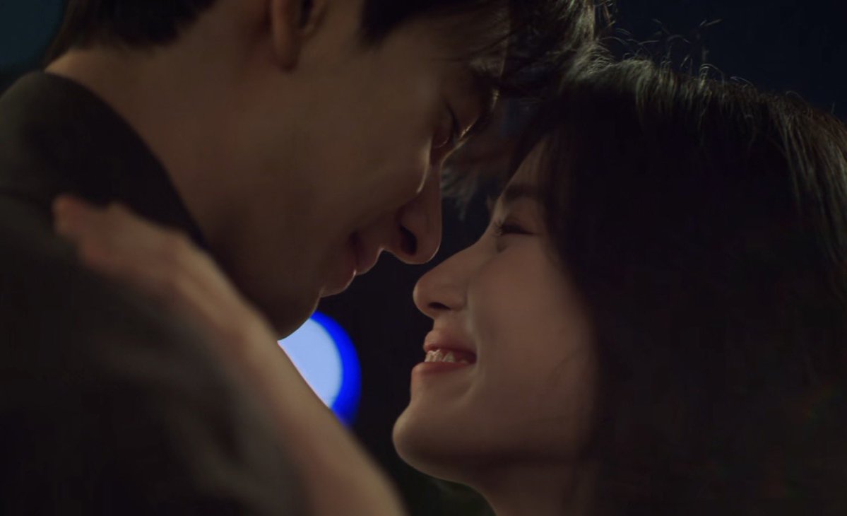 pyeonaee's tweet photo. 중드 입문작으로 ‘딱’인 로맨스 추천!!!❤️

근본 of 근본 
1. 《 투투장부주 》 

오빠친구를 짝사랑한다면 이런 기분일까.. 학생 때부터 시작했던 짝사랑, 어른이 된 후 다시 재회하며 쌍방까지 말아줌..🫰🏻

설레고 풋풋한 로맨스를 봤다면 애절MAX 
2. 《 난홍 》 

레전드 한 여자만 바라본 남자의 사랑이야기 투투장부주 여주의 오빠이야기로 세계관연결까지 너무너무 맛도리~

벤츠남? ㄴㄴ 녹차남
3. 《 애니 》 

첫눈에 반해서 직진하는 남자와 그런 남주로 인해 자신을 사랑하는 방법을 알게되는 여주 
의사와 호텔리어의 사랑이야기..아무래도 재미없을 수가 없겠지..

자 이제 또 데굴데굴 구르는 로맨스
4. 《 점연아온난니 》 

다정한 남자 봤다면 츤데레 남자 봐야겟지.. 근데 또 이렇게 찐 사랑이 있을 수가 없잖아..

중드에서만 볼 수 있는 관계성 맛집
5. 《 알희 》 

게임 속 npc와 플레이어, 동거, 회사 관계성을 서사로 진짜 잘 풀어나간 ㅁㅊ 드라마p 연출이 진짜 아름답고 퀄리티 높아서 보는 재미!

이외에도 
- 겨울 속에서 ㅈㅉ 설레는 로맨스 《 재폭설시분 》 
- 성장과 로맨스가 합쳐지면 이리 맛도리 《 애정이이 》 
- 청춘인 줄 알았는데 미친 사랑 《 치하 》