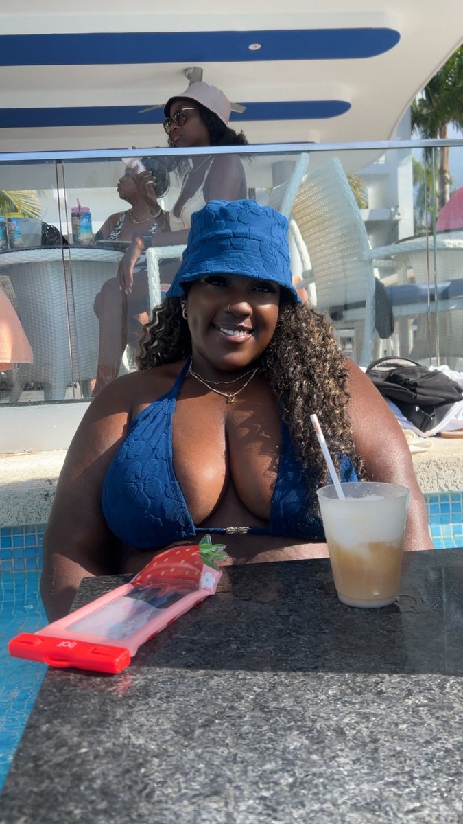 _MeggKNOgood's tweet photo. And look good too tf #BigFine https://t.co/vmZVGrA0vS