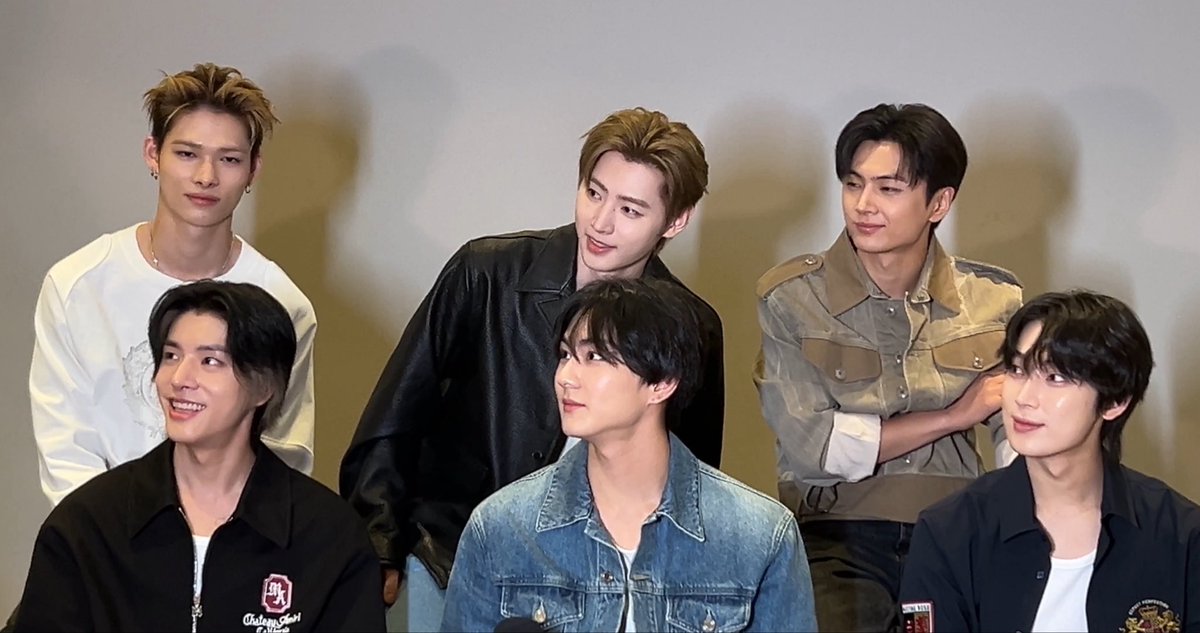 bialopesilveir4's tweet photo. O que dizer da primeira vez do ENHYPEN no Brasil? 💙 Além de um show inesquecível, tive a honra de entrevistar os meninos e falar sobre a conexão de cada um com o nosso país.

#엔하이픈 #ENHYPEN 
#EN_WORLDTOUR_BLOODSAGA
#BLOODSAGA_IN_LATAM #BLOODSAGA_IN_SÃO_PAULO https://t.co/ehmsUY91RX