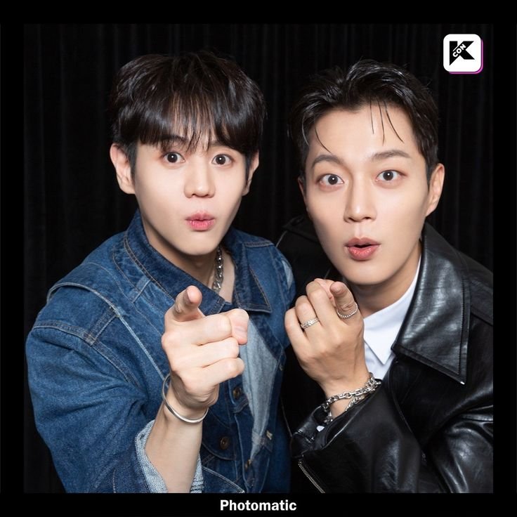 Yysmylight's tweet photo. Wishing a happy belated birthday to our handsome leader dujun dujun!
Stay healthy &amp; happy ! 💙
Makasi sering buat yoseop ketawa du🫶

#해피두준데이 #HAPPY_DJ_DAY
#하이라이트 #HIGHLIGHT
#비스트 #BEAST
#윤두준 #YOONDUJUN
#나의_럭키포인트_윤두준
#영원한_나의여름_윤두준 https://t.co/FqBRYr5Sac