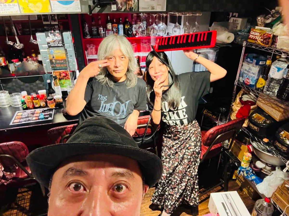 ayahi1129's tweet photo. 間も無く！

第5回　新エビ子の部屋
7/8(wed)@西荻窪 最後に笑え
open19:30/start20:00/¥1,000+1d
出演…1love,望月アヤヒコ

3人でやる曲もあるよ。
来てね。

#live #rock #glamrock #弾き語り #ピアノ弾き語り #望月アヤヒコ #1love https://t.co/0U2d2nXCKc