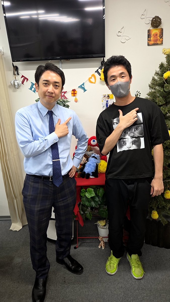 Blue94glee2's tweet photo. さて今日は昼からひよこ堂へ🐤

今日のゲストは三浦さんでした🙌
同卓した時は沈みの3着でした🫠

それ含めて今日は7半荘打ってボロボロでした🫠🫠🫠

最後6000all和了ってからの１人沈みにはキツかったなぁ…🥲
今日は酷い放銃があり過ぎて反省です🥲

という訳でひよこ堂はまた👋´- https://t.co/JDViYNPiOM