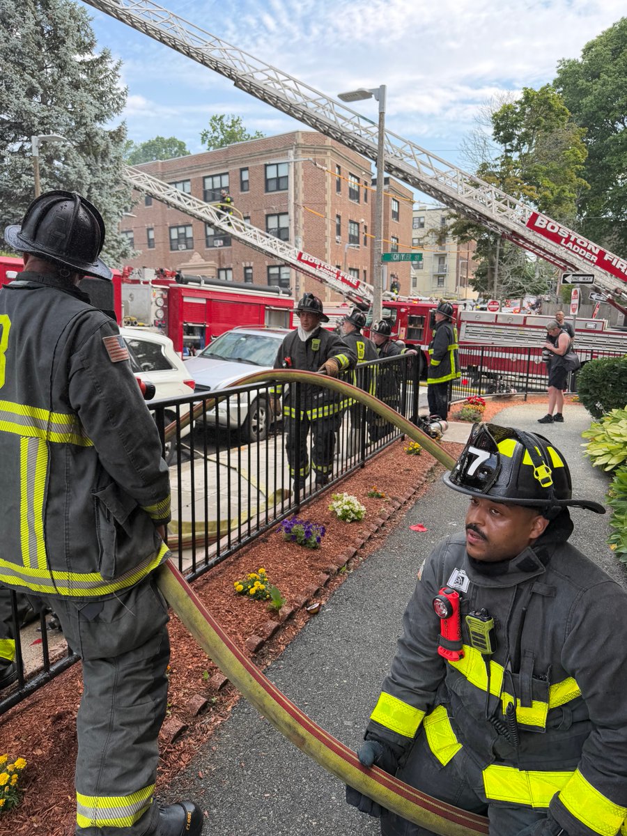 Boston Fire Dept. tweet media