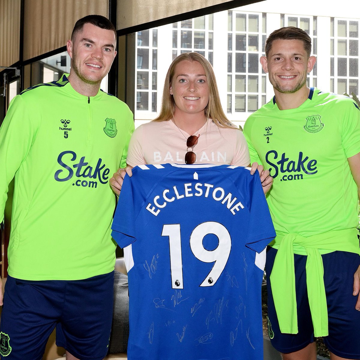 Everton's tweet photo. Good luck to Everton fan @Sophecc19 and @englandcricket in the T20 World Cup Final at Lord's this afternoon. 🏏

Bring it home! 💙 https://t.co/SsSwdTv59h