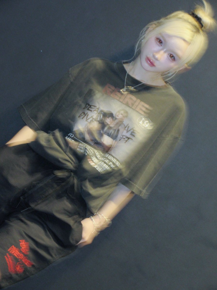 REIRIEofficial's tweet photo. 【このあと23:59まで！】

8/18.19 #REIRIE Zepp Shinjuku 2days公演の開催を記念したグッズ、事前予約販売はこのあと23:59まで！

🛒https://t.co/a1B9daoYl1 

 #れいりえ #黒宮れい #金子理江 https://t.co/ullleDRk84