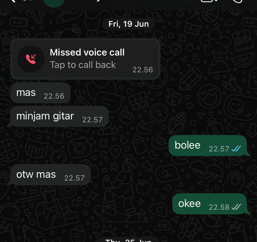 bangmoon_'s tweet photo. gitarku dipinjem pegawai EMBEGE di daerahku. tp ngga di balik balikin anyingg dah ku suruh anter dari lama kaga nongol2 https://t.co/l98fnNWoga