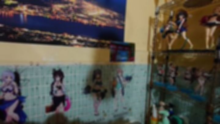 potato9841's tweet photo. 鳥は湿気の溜まるお風呂(年季が入って黒カビが生えているところもある)にお船のグッズを並べてるのか…。
※ショッキングな画像なのでぼかしを入れています https://t.co/ri1u7uQyCc