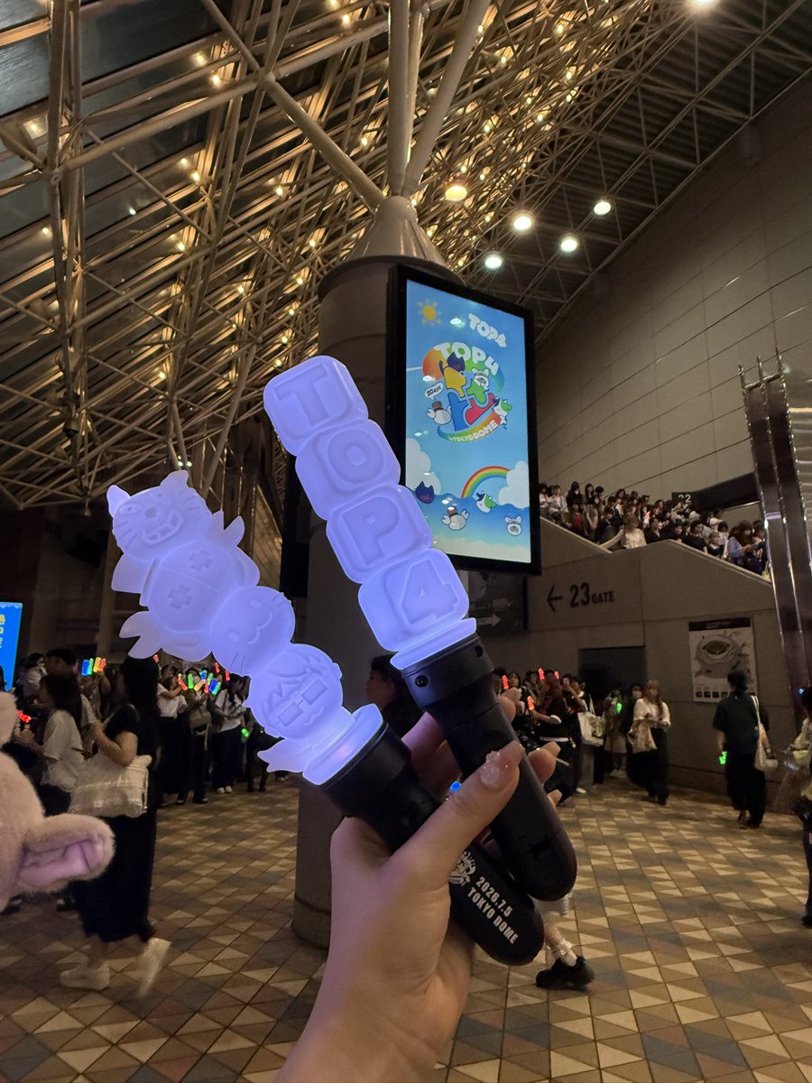 runa_0309__'s tweet photo. TOP4TOKYODOME2日間最高に楽しかった🥰💖たくさん叫んで笑って凄い声枯れてます!!やっぱり好きだなぁと最確認✨会っていただいた沢山の方々本当にありがとうございました🙇🏻‍♀️🙇🏻‍♀️より楽しい思い出になりました☺️👏🏻今回会えない方も多数居るので次の機会に会えると嬉しいです😖💦 #TOP4INTOKYODOME2 https://t.co/b2xJn7fnJs