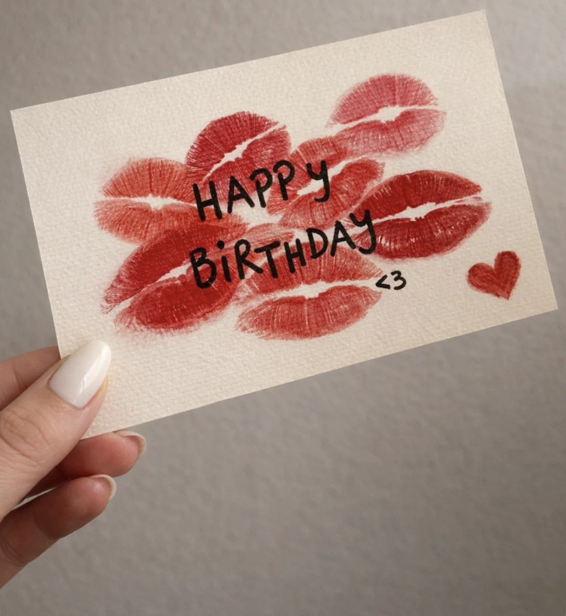 lizzrcc's tweet photo. Feliz aniversário, meu amor! ❤️

Hoje é o dia de celebrar a pessoa mais especial que a vida colocou no meu caminho. E, sinceramente, por mais clichê que seja, quem ganhou o maior presente fui eu, por ter a sorte de amar você e ter você na minha vida. + https://t.co/A9rCramFV5