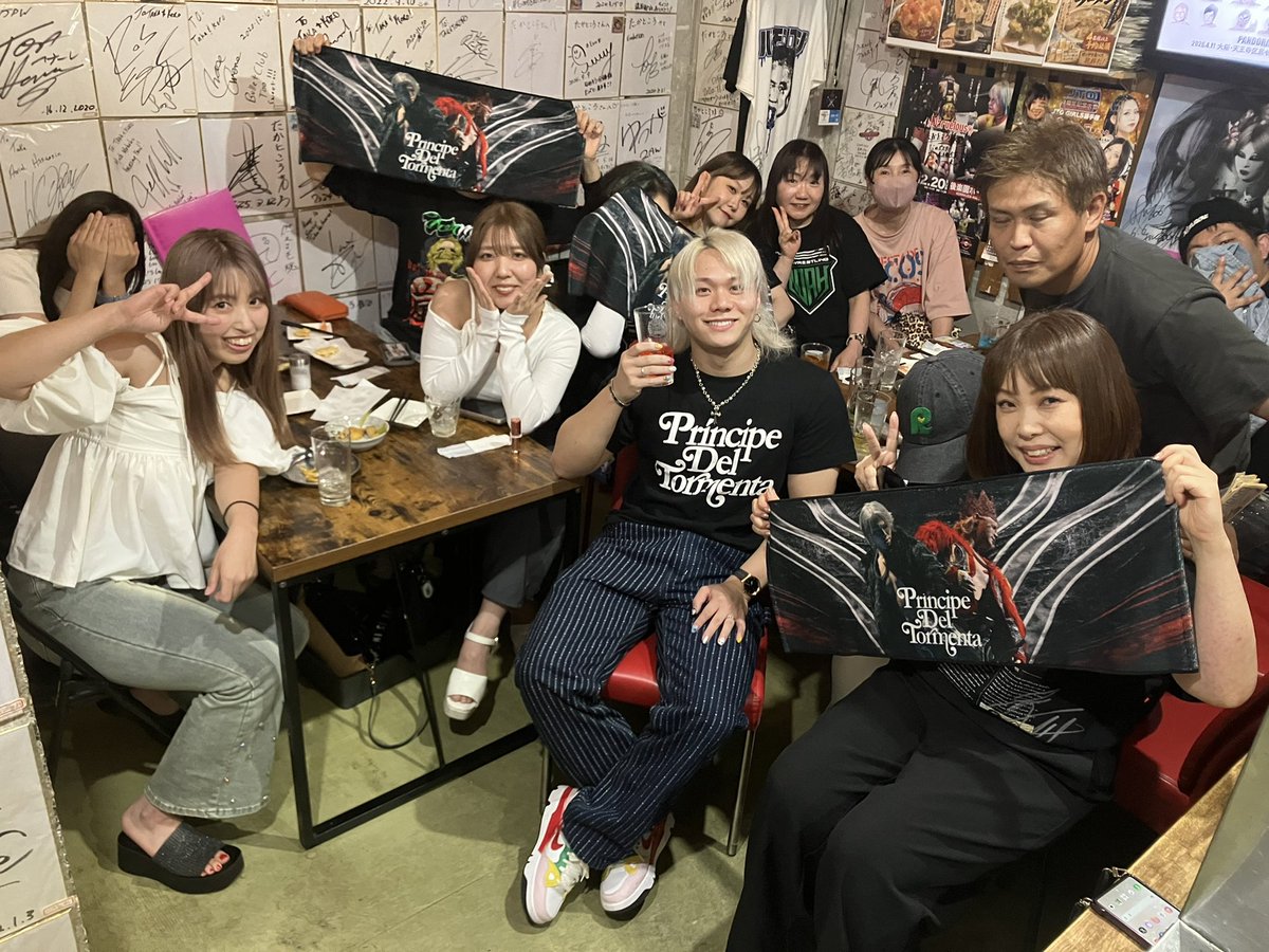 crDZVDEgLPUE5to's tweet photo. 7/5(日)ARASHI選手イベント超満員札止めありがとございました
とても礼儀正しく
そしてトークがうまい!
ご飯めっちゃ食べる!
特にぷりぷり海老バターチャーハンを気に入ってくれて海老オムライスもたべてくれました
ARASHI選手今後ともよろしくお願いします
#プロレス
#プロレスラー https://t.co/P0kaS1oejb