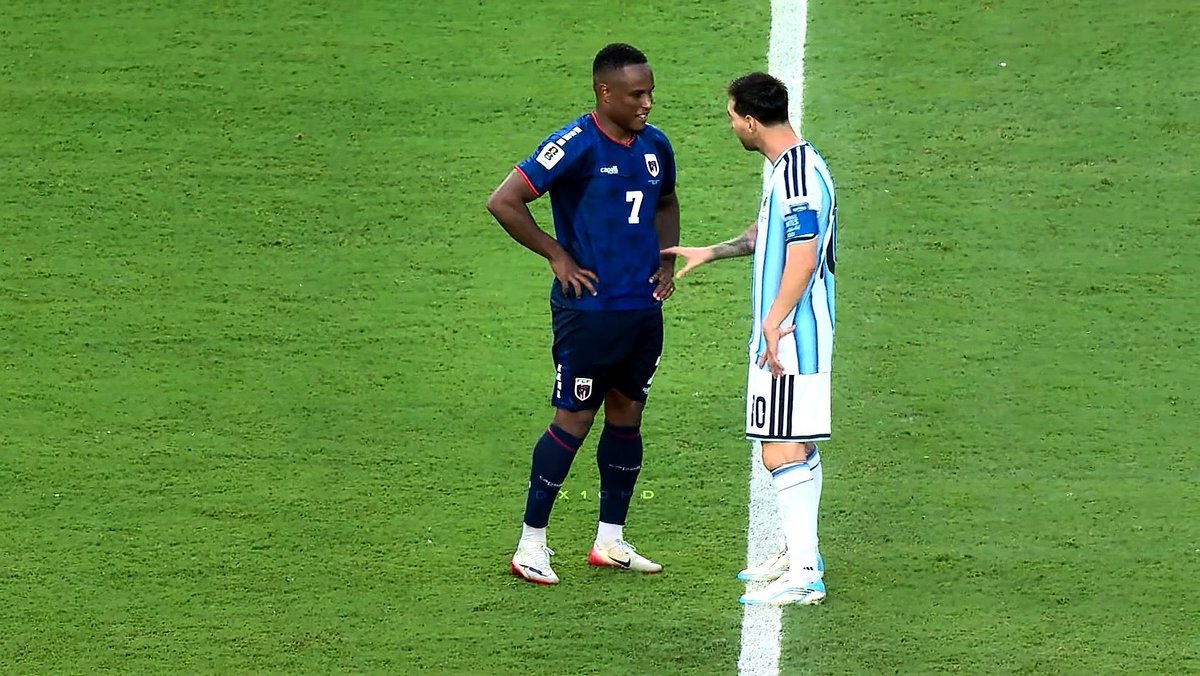 1amback's tweet photo. "Messi doesn't vibe with black players"

Bunch of clowns 🤡🤡🤡 https://t.co/eZ9pTlmnd3