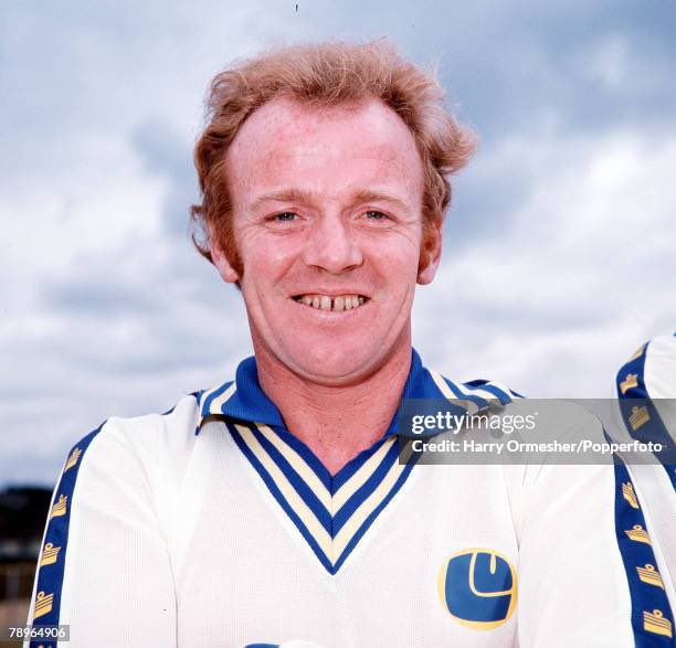 leedshunter's tweet photo. Still looking for this style of #LUFC kit. It’s the only players shirt I’m missing going back to the 1950s!
Keep your eyes peeled for me, please 🔵⚪️🟡. Please retweet Leeds fans https://t.co/FqTblzE40Q