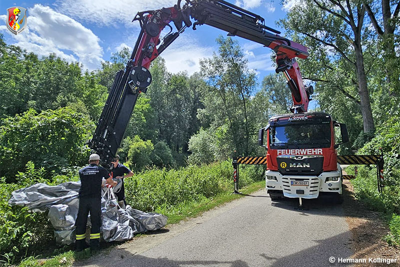 FAlkoven's tweet photo. 04.07.2026: Feuerwehren unterstützten Quietschenten-Rally 2026 der Gemeinde Alkoven -  https://t.co/dvDeNSh3Fp https://t.co/oQ74fUN0iC