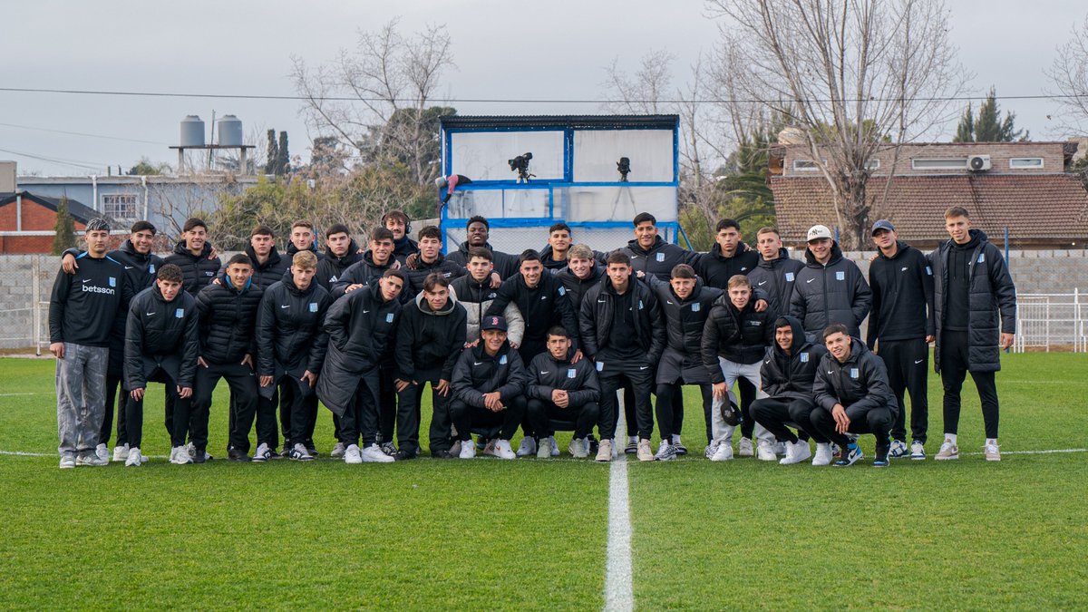 RacingClub's tweet photo. Ya estamos en la Villa Olímpica 🫡 https://t.co/noBA09Kanm