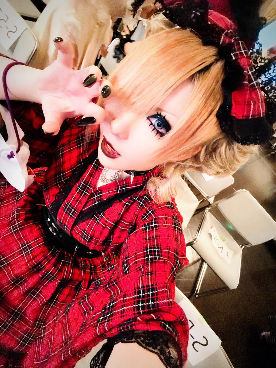 hide__serika__'s tweet photo. そしてファッションショー、私は浴衣でした✌️❤️‍🔥夏だし❣️
自分の手で生み出したお洋服を自分も着てファッションショーをして……まさに幼き日の夢だったな〜と思いました。でも今はあの頃よりでっっっかい夢がまだまだあるので‼️‼️‼️夢はでっかく‼️‼️頑張ります‼️❤️‍🔥 https://t.co/h6MNtD4EGv