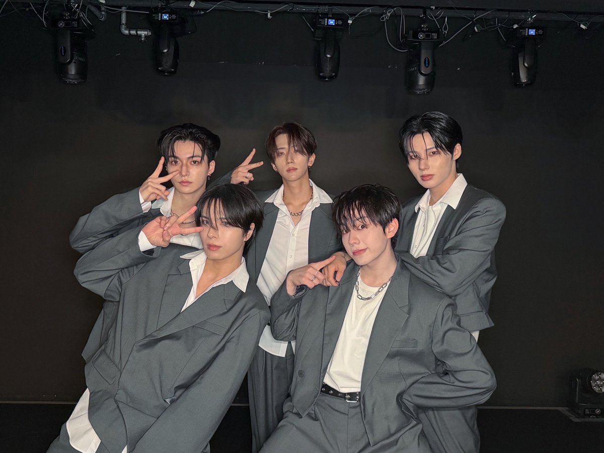 ELASTofficial's tweet photo. [📷]

#TODAY_ELAST

2026.07.05
E'LAST 1st ASIA TOUR 'ORBIT : IN OUR RHYTHM' in OSAKA LIVE  

#ELAST #엘라스트 #エラスト https://t.co/qxJd6B4XlZ