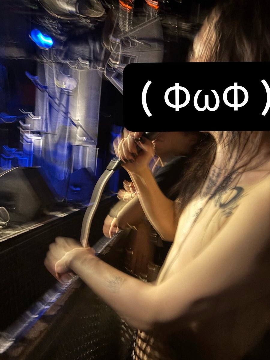rurubu_com's tweet photo. moreruありがとうございました。
最前取れたなり🎶と思ったらみちる様隣で歌い出して神 https://t.co/pI1idlaAjo