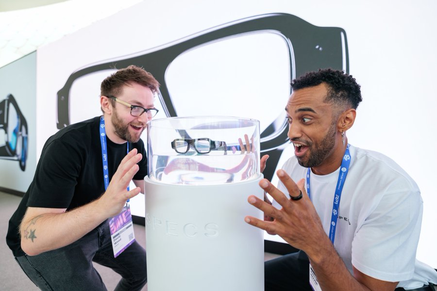AndyFidel_'s tweet photo. SPECS at glance:  

• 51° FOV 
• Frames: 47 mm (132 g) &amp; 52 mm (136 g)
• Prescription-ready
• Two Snapdragon chips 
• Up to 4h battery (20h w/ case) 
• USB-C display support 
• Magnetic charging 
• In-Lens purchases via Commerce Kit  

this pic by @ARealityEvent 😆🫰 #AWE https://t.co/UHC3xgbUBS