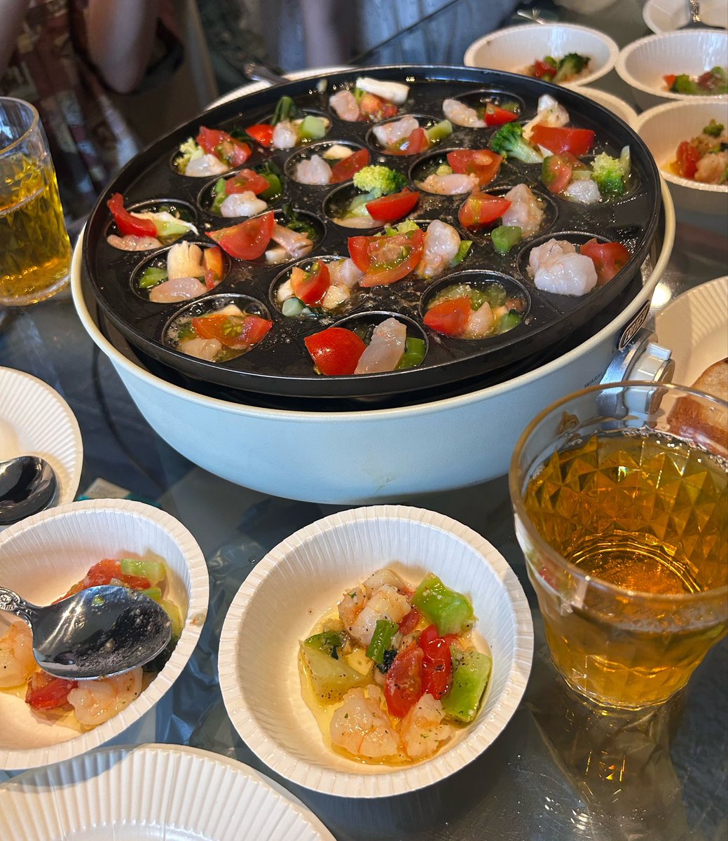 ahiduck's tweet photo. ひたすらオリーブオイルを食う(それが美味い)闇の🐍☀️会(自認not闇のﾌｼﾞｮｼなのに)混ぜていただきました✌️ https://t.co/mgTJHRGsS7