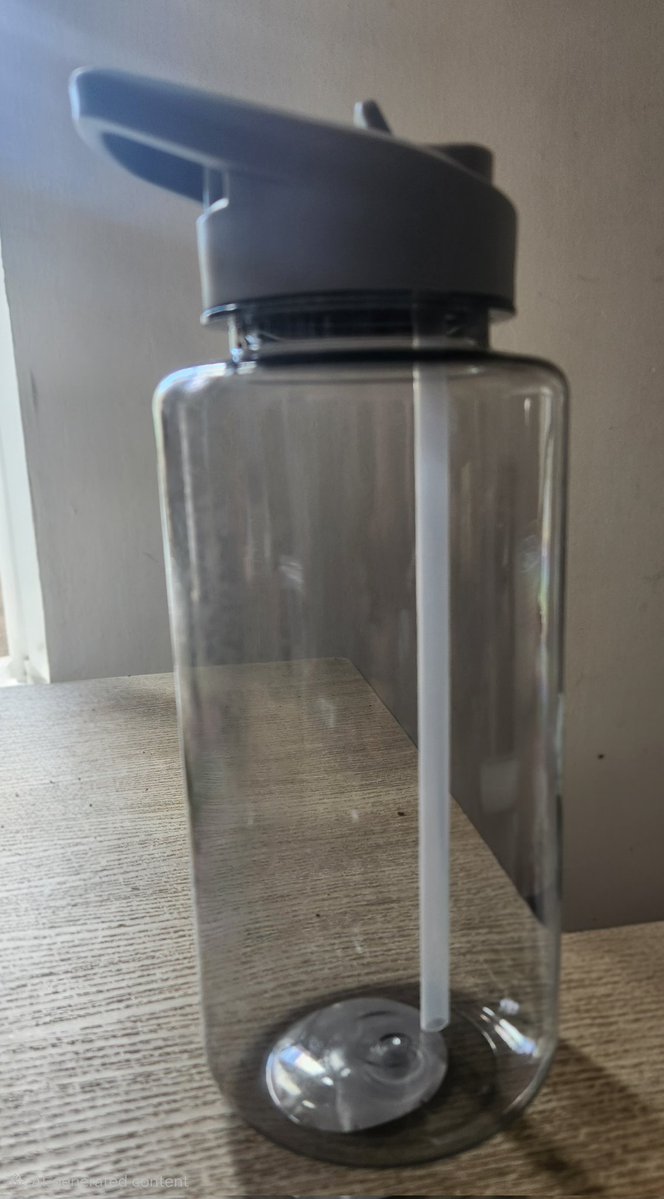 AuslanderUK's tweet photo. @BTSxUKCharts Does anyone know if they allow this type of water bottle or does it have to be this? https://t.co/Z6sLR8Zfv5