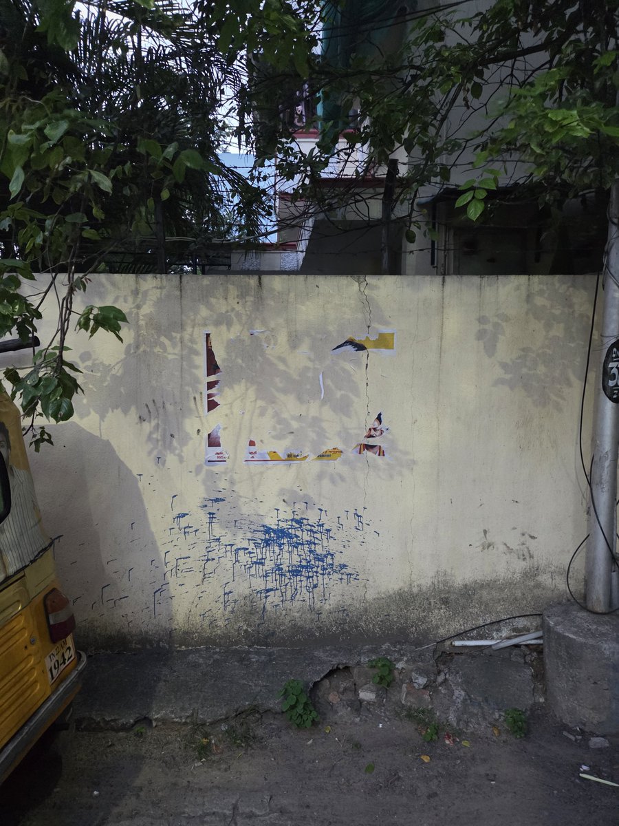 reclaimchennai's tweet photo. I have done my part, the posters are stuck in private house walls and the tenants aren't happy about it.

Can someone on insta help me reach @RM_Harish_ to stop sticking posters and start working for the people who elected him.

As for as போஸ்டர் ஓட்டி @EcrPSaravanann , useless https://t.co/2VItU8NC9i