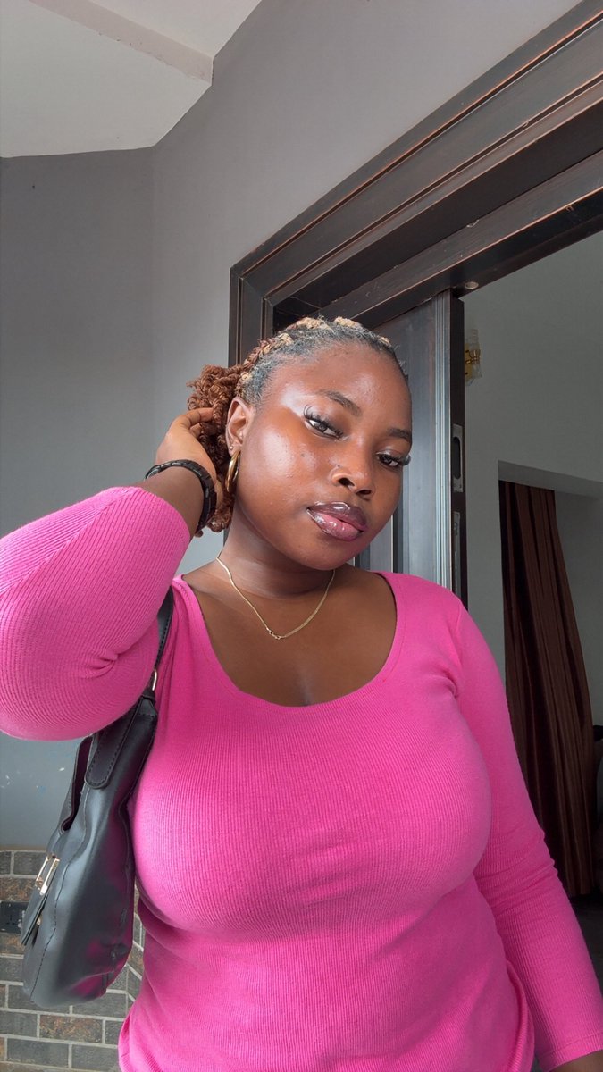 Dear_Aishat's tweet photo. Every angle 😌 https://t.co/qawDMOe6ij