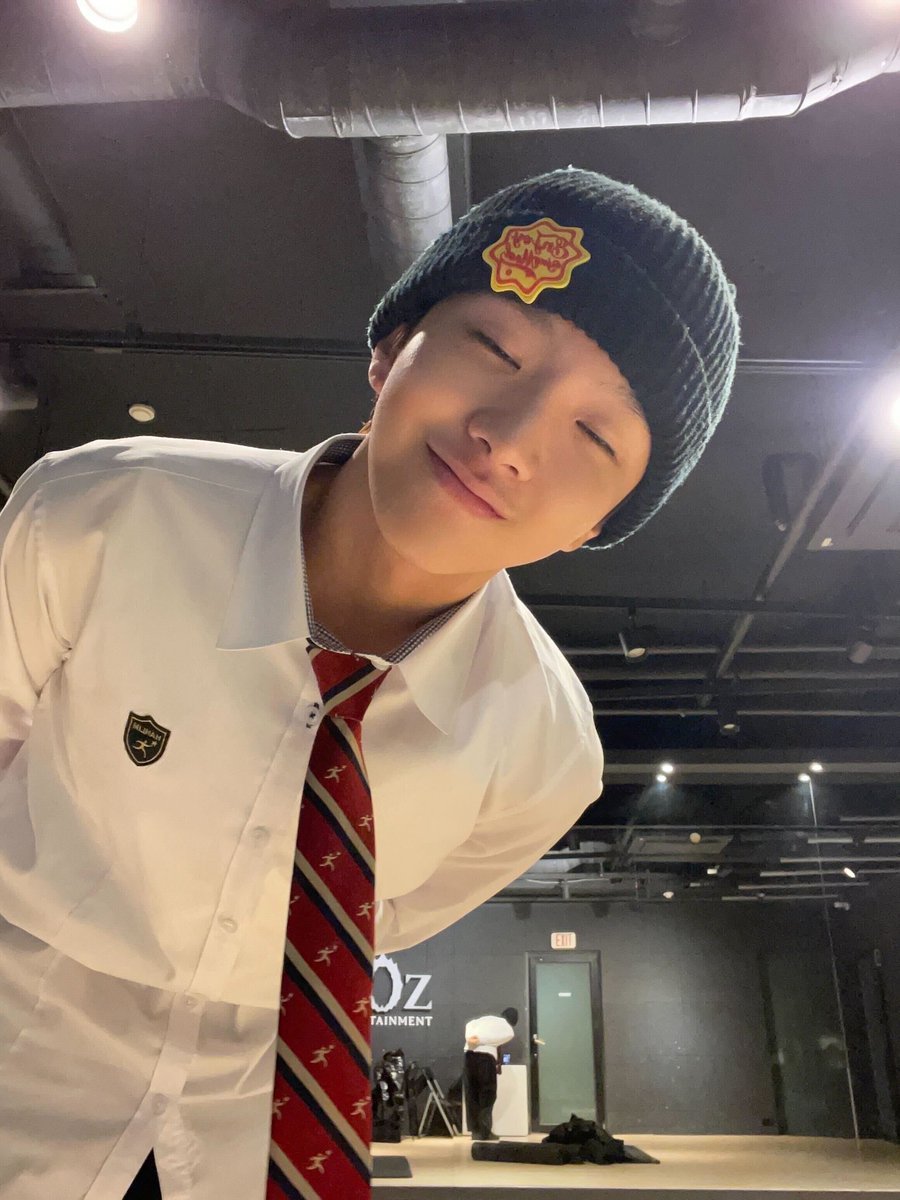 MatchedWoonhak's tweet photo. cimoy, harua, fuma, jo, jiyu: +500
NYONTEK CIMOY: -50
bener telat: +300
salaahhh: +150 https://t.co/cgBPaVo4dL