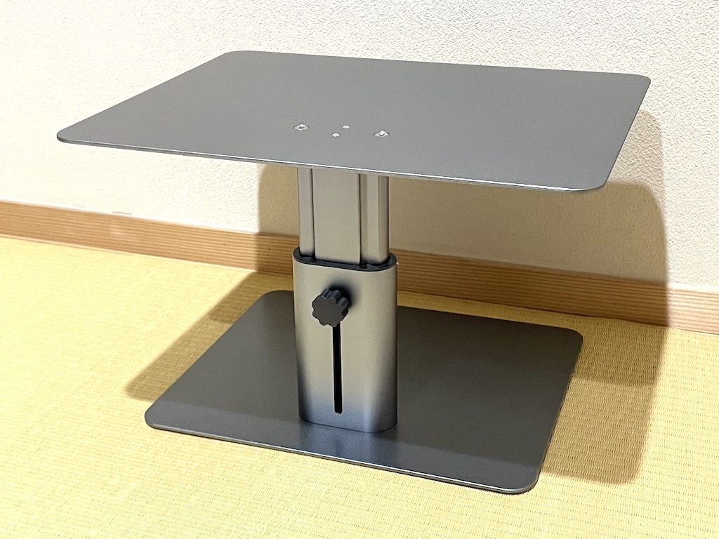 solblog_365's tweet photo. 高さ調節機能のないモニターを使っている人は、こちらのモニタースタンドを使ってみてください。モニターの高さを嵩上げする+11センチの調節ができるようになります。しかも、モニター下のスペースを有効活用できて、デスク環境も綺麗に。
#ガジェット #モニター #BoYata
https://t.co/WQ38GKaZXf https://t.co/mp9ZVDXSrP