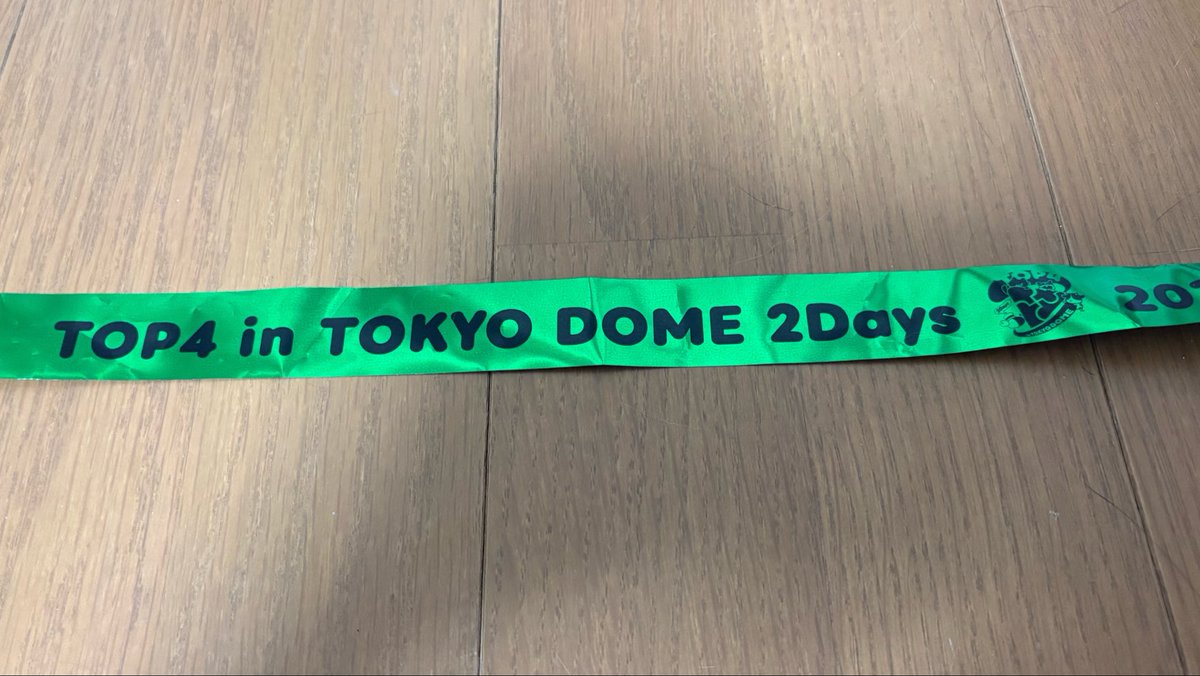 nami_0601's tweet photo. 背の高いゆーまくんを連れていたおかげで銀テ1枚取れました😂
初めてGETできて嬉しすぎる… https://t.co/xpmeUjI7IP