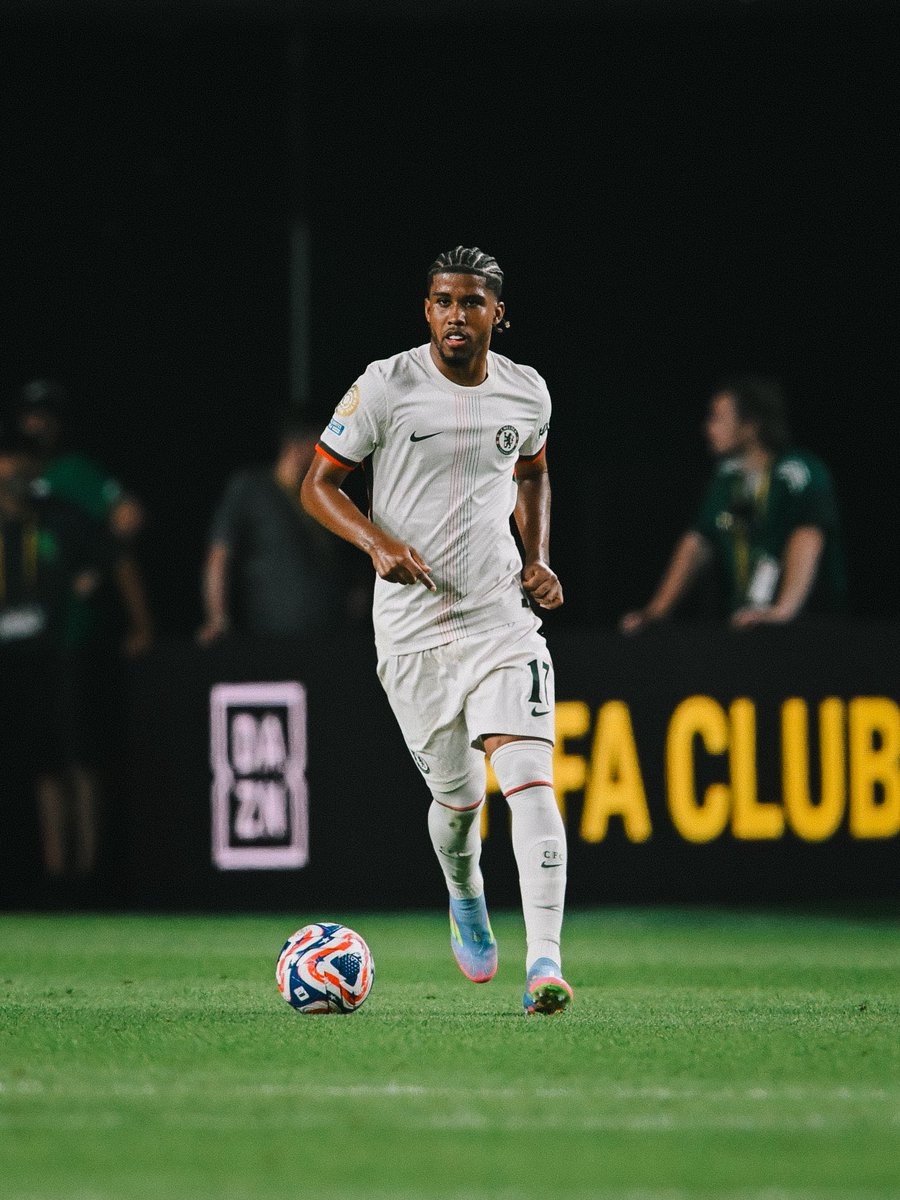 UtdDistrict's tweet photo. 🚨 BREAKING:

#mufc are targeting Chelsea midfielder Andrey Santos, who is valued in the region of £50m. He is open to leaving Stamford Bridge. [@guardian_sport] https://t.co/s821oknJ0g