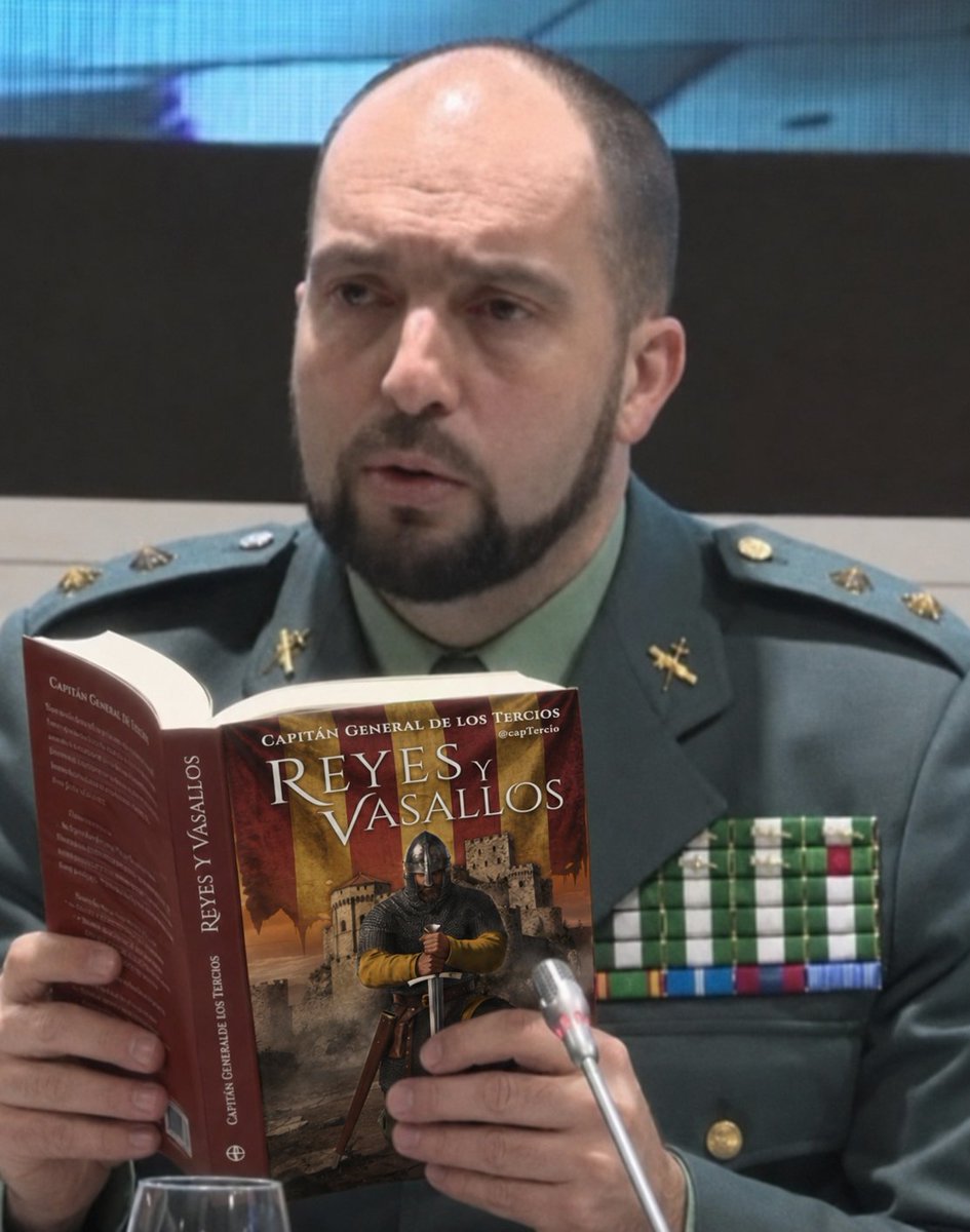 capTercio's tweet photo. El teniente coronel Antonio Balas, responsable de algunas de las principales investigaciones sobre casos de corrupción que afectan al entorno del PSOE, ha superado el primer trámite para su ascenso a coronel, pero ha solicitado continuar al frente de la UCO hasta acabar su misión https://t.co/bENL9WJWN4