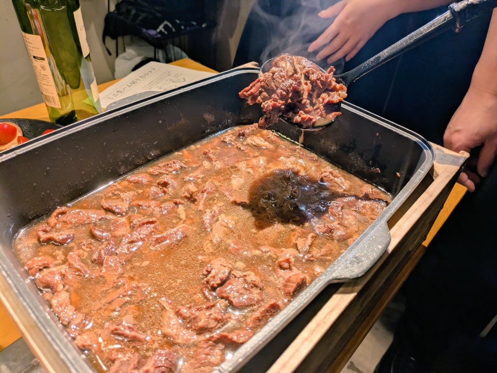 reopeace1's tweet photo. #肉尽くし飲み会

ローストビーフは色んな味変しながら楽しめるし、写真撮り忘れたけどハンバーグも1人2個出たし、煮込み、生ハム、唐揚げも美味いしで最高でした🍖

大満足✨ https://t.co/UkNfYBWphq