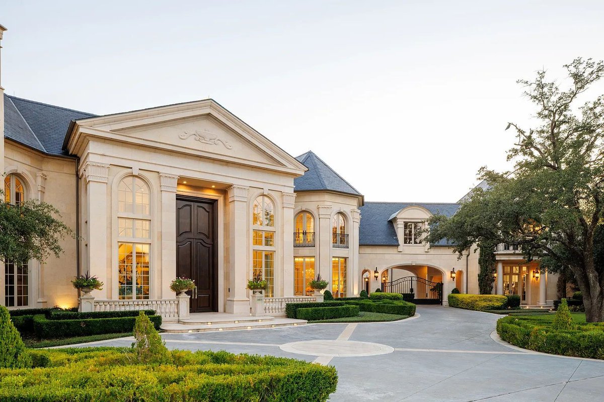 RHicksTheAgent's tweet photo. New Lisitng!! Beautiful Estate in Dallas, TX 75229
6 Bedrooms | 6 Full Bahts | 4 Half Baths | 14,653 Sqft | 5-Car Garage | 1.44 Acres | Built 2018. Need help finding you next home?
#rhickstheagent #vylla #homesforsale #luxury #mansions #dfw #realestatelife https://t.co/CaXaADQ1LE