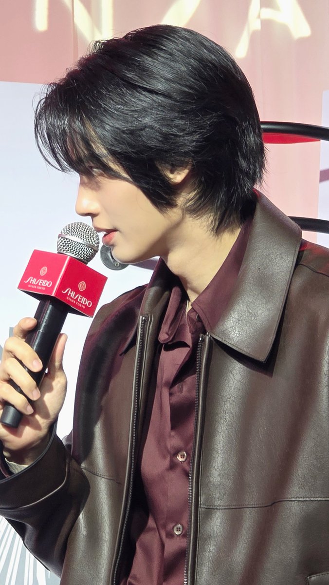 chauykun's tweet photo. อยากขว้างโทรศัพท์ทิ้ง เพราะไม่สามารถเก็บความหล่อของพี่น้องวินได้หมด😄

WIN ULTIMUNE JOURNEY BKK
#winmetawin @winmetawin 
#JourneywithWin https://t.co/ZwPcTMoAPO
