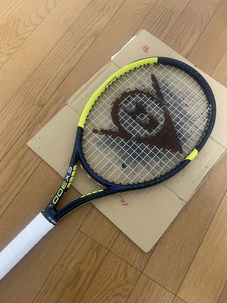 chico5735's tweet photo. 決して使い心地がものすごくいい訳では無いけど、成績と確率がものすごくいいので最近使ってます。

球に回転かけることは並の人より優れてるんだと再度認識しました。笑
本当はフラットでぶち抜くテニスがしたかったけどもう諦めます😂 https://t.co/MhjmkMRKhe