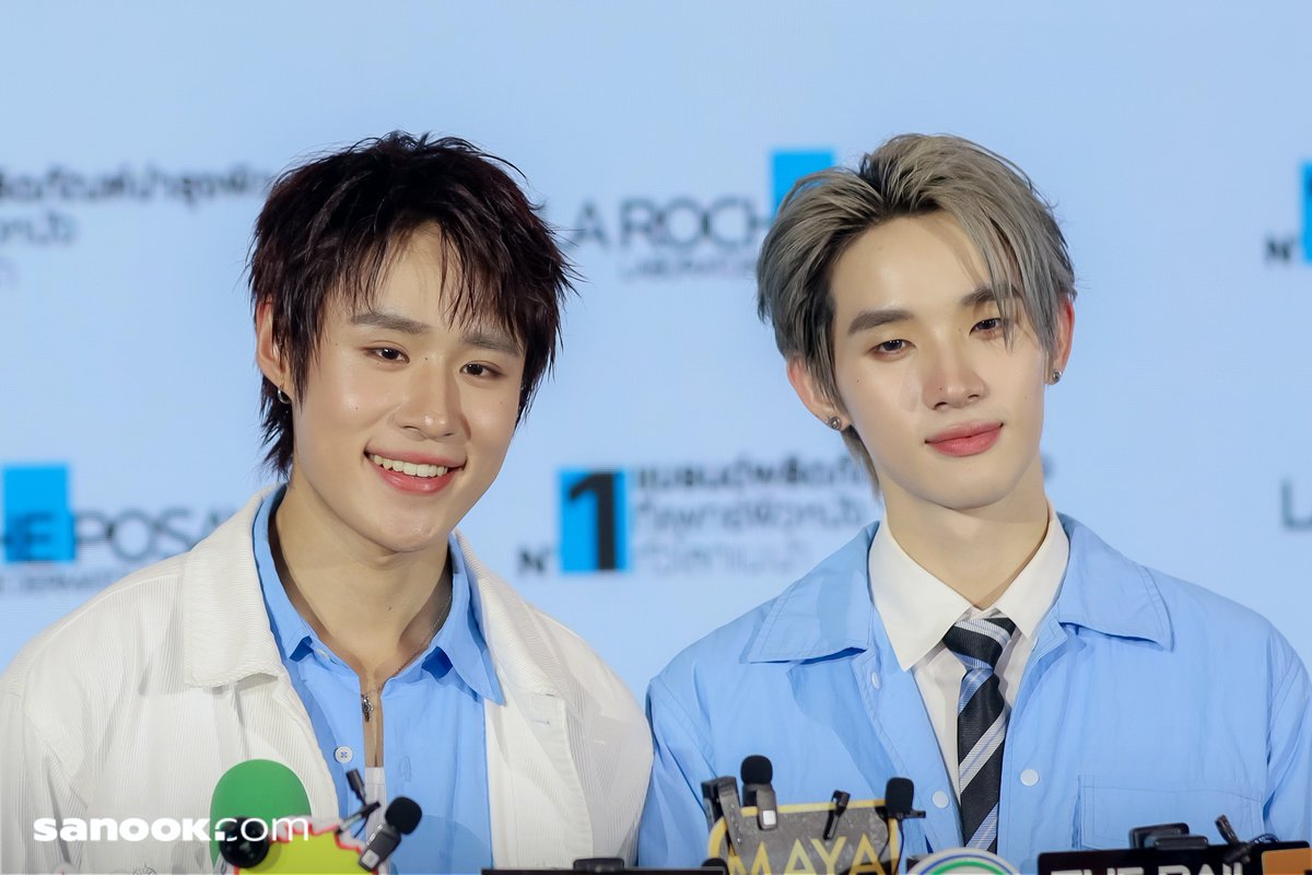 Sanook's tweet photo. สัมภาษณ์เต็ม นัท ธนัท - ฮง พิเชฐพงศ์ LYKN เปิดตัวผลิตภัณฑ์ La Roche-Posay Effaclar Supra Molecular Oil &amp; Pores Correct ครั้งแรกของ "SUPRAMOLECULAR SA B3"

🔗https://t.co/HB618zKHyh

LAROCHEPOSAY X NUTHONG
#EffaclarxNutHong 
#nnutdan #hongshihoshi 
#nuthong #sanook https://t.co/LNZd9gFggf