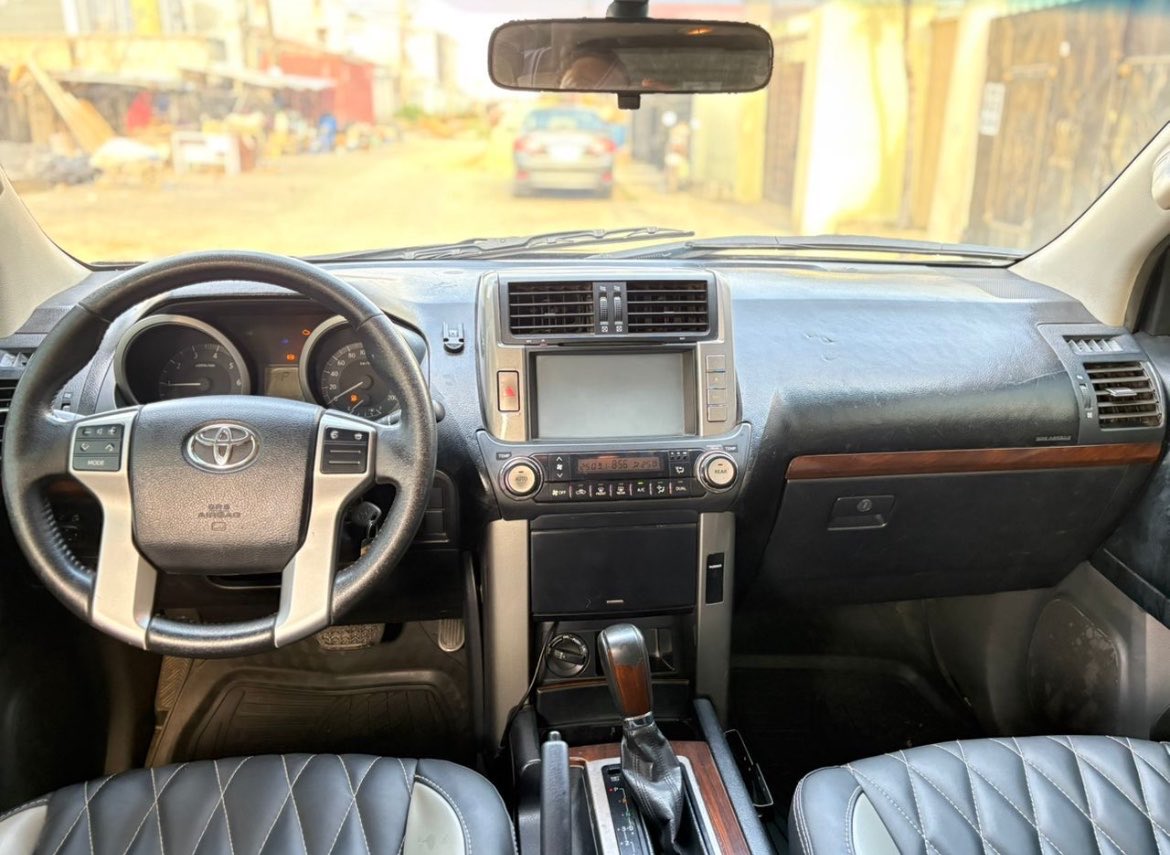 UnmatchedPapi's tweet photo. Registered Toyota Prado 2012
Model, Extremely Clean in&amp;Out, Untouched 4Plug's Engine✅, Gear ✅
Absolutely Buy
and Drive...Best Price; 24 Million. Location: Chevron, Lekki https://t.co/9DXVzsdM0q